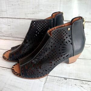 Pikolinos Size 39 Black Leather Wedge Peep Toe Laser Cut